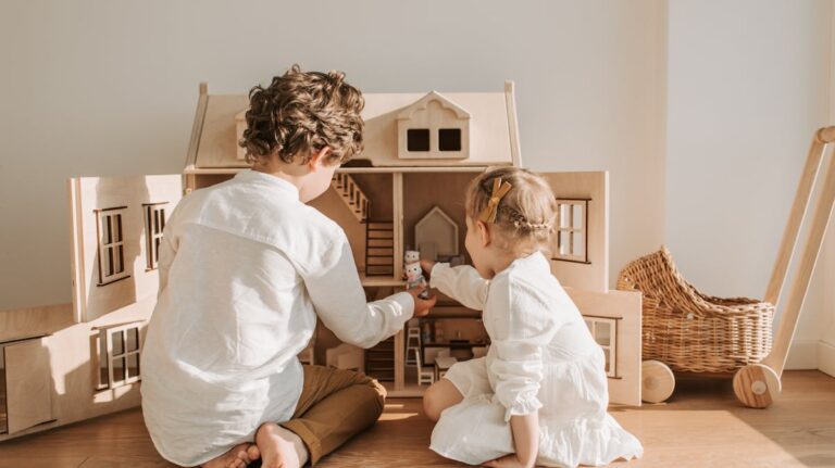 Welche Tricks helfen, um ein Puppenhaus selbst zu bauen