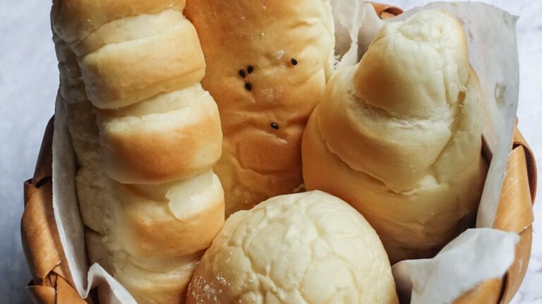 Warum bildet sich Schimmel im Brotbehälter trotz Reinigung