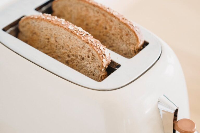 Warum bleibt der Toast im Toaster hängen