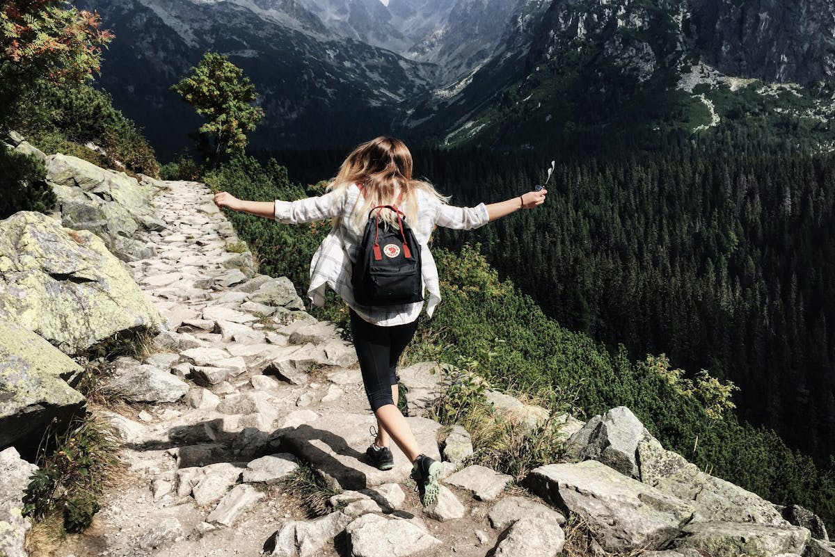 Welche Gadgets erleichtern das Wandern mit Kleinkindern
