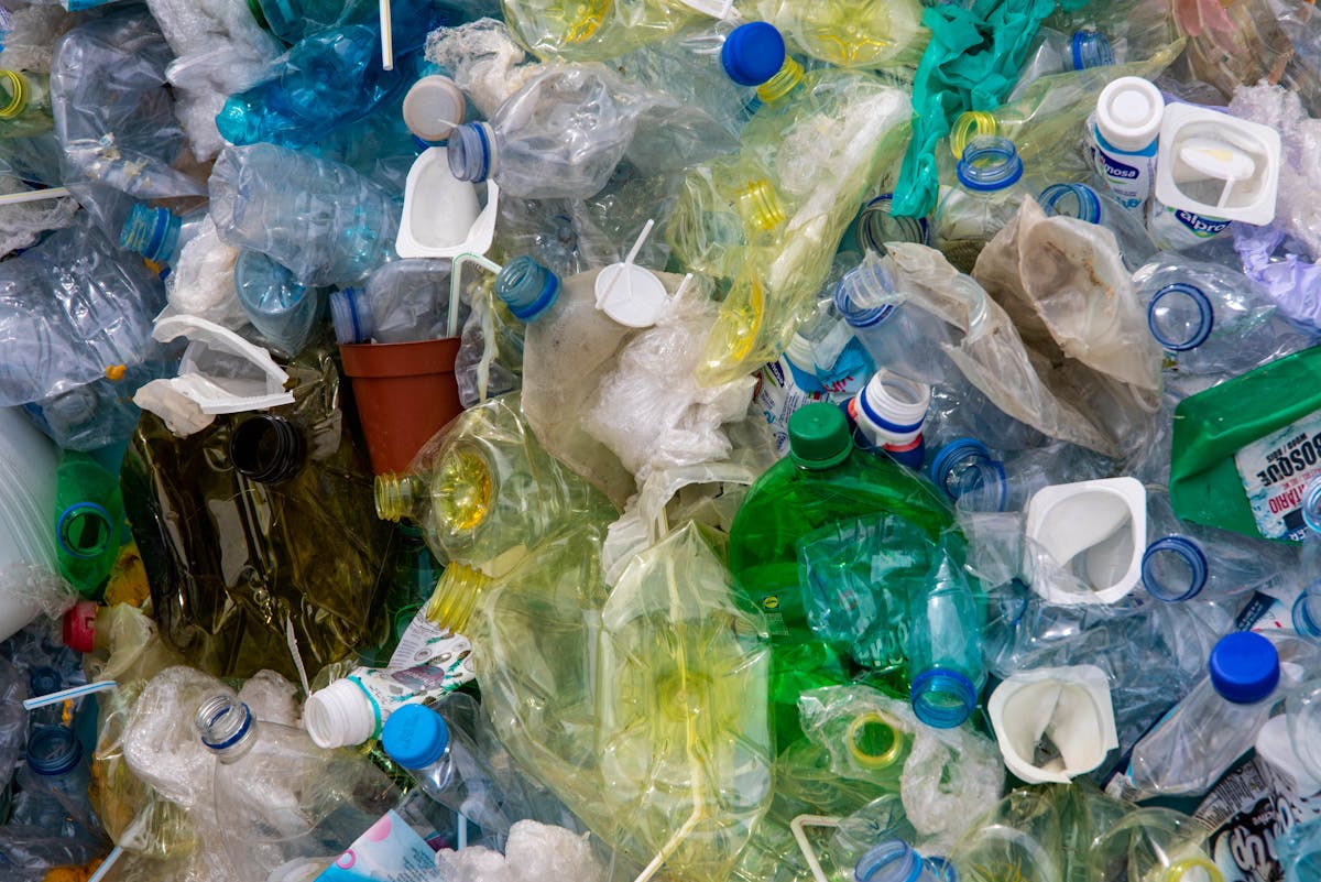 Welche Bastelideen gibt es für Upcycling aus alten Dosen