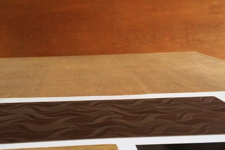 Welche Werkzeuge erleichtern das Zuschneiden von PVC-Boden? 23 Welche Werkzeuge erleichtern das Zuschneiden von PVC-Boden