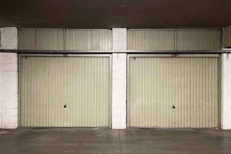 Warum schließt die Garagentür nur noch halb?