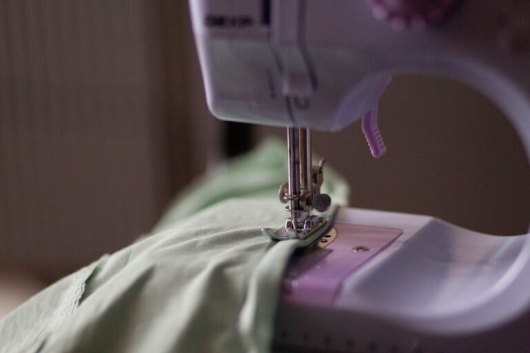 Welche Stoffe eignen sich für kuschelige Winterdecken?